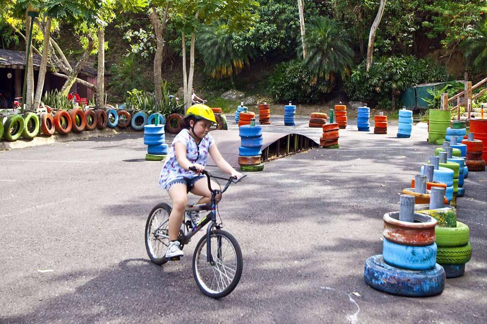 Kids' biking course